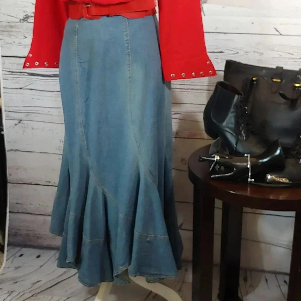 Vintage denim skirt by live a little size 10 - Picture 3 of 7